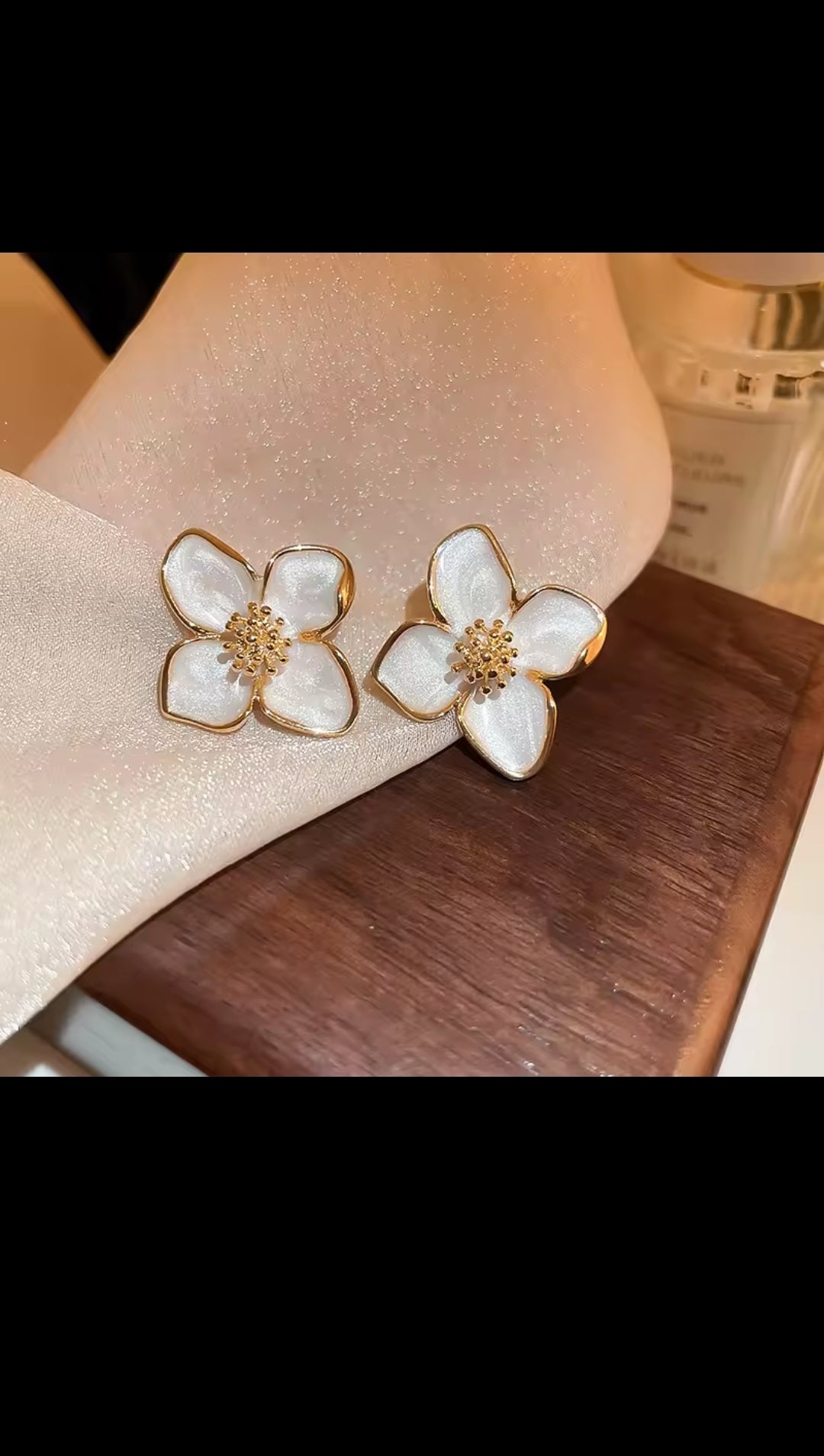 Fleur d’Éclat – Boucles d’Oreilles Signature ENAMIZ Paris