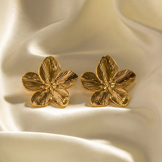 Fleur d’Or – Boucles d’Oreilles Sculpturales