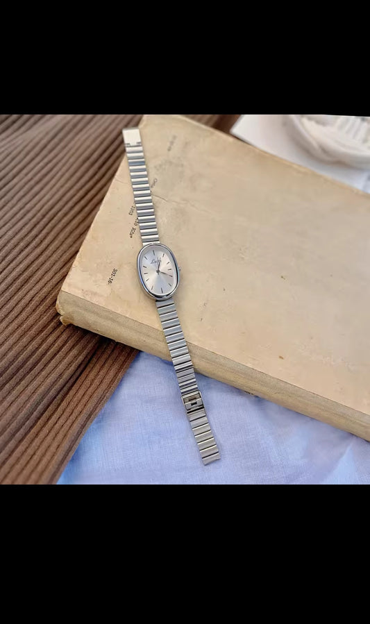 Montre Ovale Élégance Enamiz Paris – Bracelet Acier Précieux